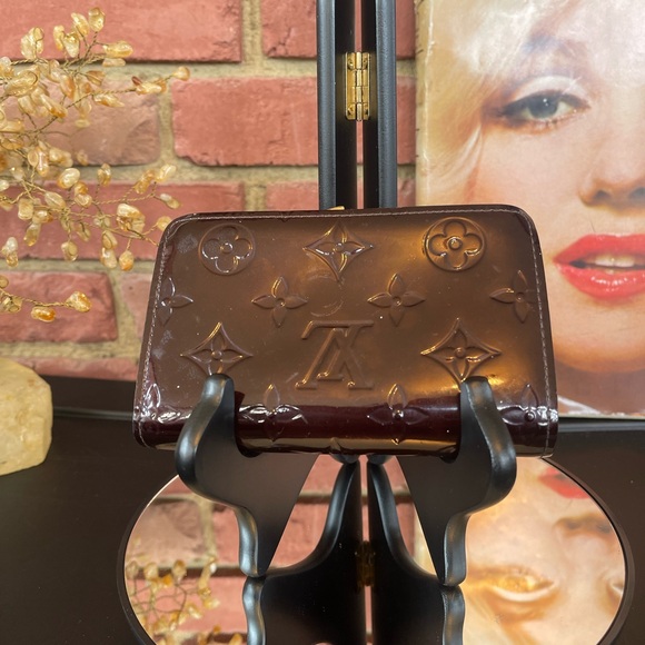 🔥Authentic 🔥Louis 🔥Vuitton 🔥Violette Monogram Vernis French Purse Wallet🔥 - Picture 10 of 11